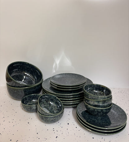 Green Speckled 
Ceramic Dinner Set – 20 Pieces