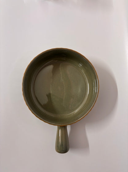 Olive Green Ceramic 
Pasta Pan / Handled Bowl
