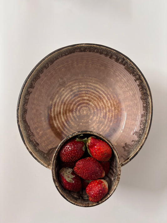 Beige Ribbed Ceramic Snack Bowl with Attached 
Dip Section