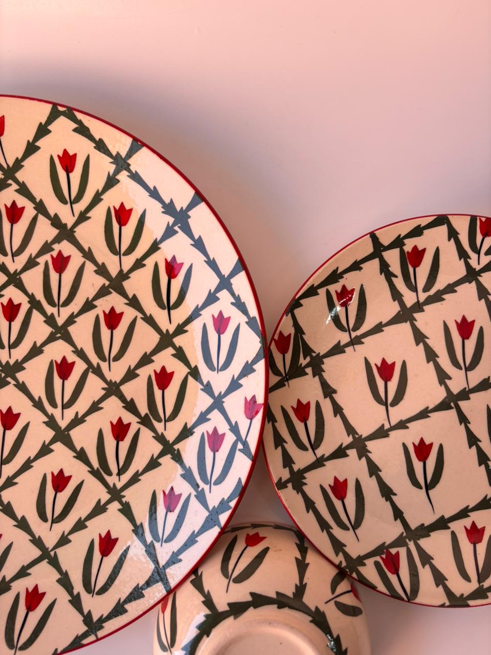 Tulip Hand-Painted Ceramic Dinner Set – 3 Pcs