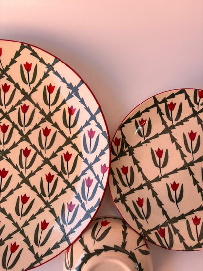 Tulip Hand-Painted Ceramic Dinner Set – 3 Pcs